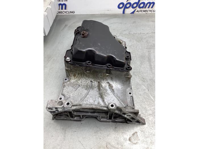 Gebruikte Carterpan Opel Astra K 1.4 Turbo 16V Prijs € 75,00 Margeregeling aangeboden door Gebr Opdam B.V.