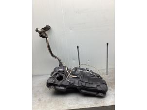 Gebruikte Tank Volkswagen Polo VI (AW1) 1.0 TSI 12V Prijs € 150,00 Margeregeling aangeboden door Gebr Opdam B.V.