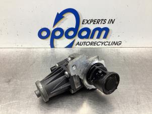 Gebruikte EGR Klep Renault Megane III Grandtour (KZ) 1.5 dCi 110 Prijs € 36,00 Margeregeling aangeboden door Gebr Opdam B.V.