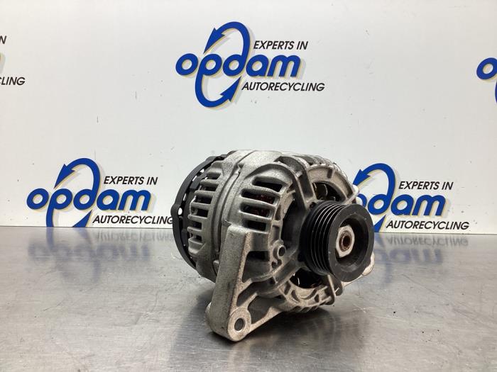 Gebruikte Dynamo Volkswagen Passat Variant (3B5) 1.8 20V Prijs € 86,00 Margeregeling aangeboden door Gebr Opdam B.V.