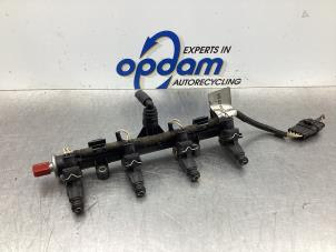 Gebruikte Injector (benzine injectie) Fiat Grande Punto (199) 1.4 16V Prijs € 125,00 Margeregeling aangeboden door Gebr Opdam B.V.