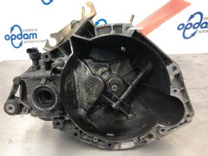 Gebruikte Versnellingsbak Fiat Doblo (223A/119) 1.6 16V Prijs € 315,00 Margeregeling aangeboden door Gebr Opdam B.V.