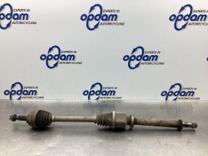 Gebruikte Steekas rechts-voor Dacia Logan MCV I (KS) 1.6 Prijs € 68,00 Margeregeling aangeboden door Gebr Opdam B.V.