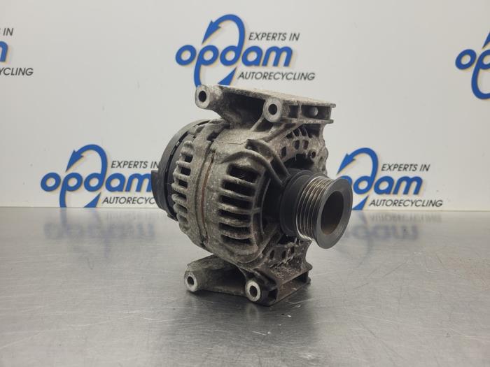 Gebruikte Dynamo Opel Zafira (M75) 2.2 16V Direct Ecotec Prijs € 45,00 Margeregeling aangeboden door Gebr Opdam B.V.