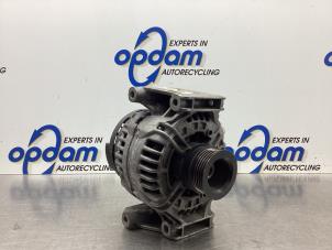 Gebruikte Dynamo Opel Zafira (F75) 2.2 16V Prijs € 54,00 Margeregeling aangeboden door Gebr Opdam B.V.