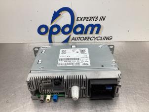 Gebruikte Radio Peugeot 208 I (CA/CC/CK/CL) 1.2 Vti 12V PureTech 82 Prijs € 225,00 Margeregeling aangeboden door Gebr Opdam B.V.