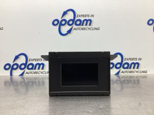 Gebruikte Display Interieur Opel Corsa D 1.4 16V Twinport Prijs € 54,00 Margeregeling aangeboden door Gebr Opdam B.V.