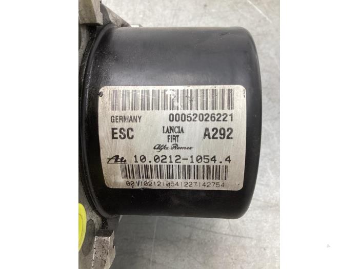 ABS Pomp van een Fiat Doblo Cargo (263) 1.6 D Multijet 2017