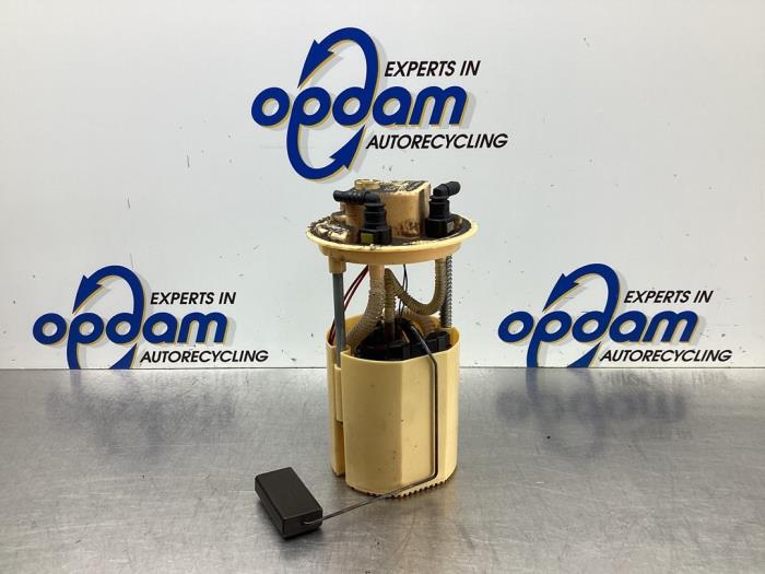 Gebruikte Tank element Pomp Fiat Punto III (199) 1.3 JTD Multijet 85 16V Prijs € 45,00 Margeregeling aangeboden door Gebr Opdam B.V.