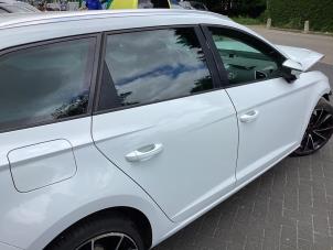 Gebruikte Portier 4Deurs rechts-achter Seat Leon ST (5FF) 1.6 TDI Ecomotive 16V Prijs € 250,00 Margeregeling aangeboden door Gebr Opdam B.V.