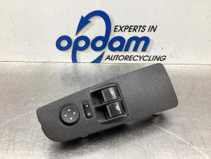 Gebruikte Ruit schakelaar elektrisch Fiat Bravo (198A) 1.9 JTD Multijet Prijs € 54,00 Margeregeling aangeboden door Gebr Opdam B.V.
