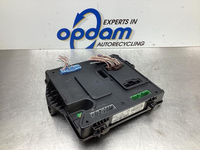 Gebruikte Bodycontrol Module Renault Scénic III (JZ) 1.9 dCi Prijs € 90,00 Margeregeling aangeboden door Gebr Opdam B.V.