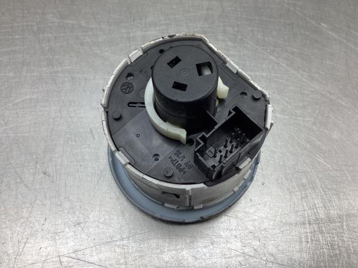 Licht Schakelaar van een Skoda Octavia (1Z3) 1.6 MPI 2005