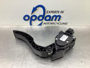 Gebruikte Gaspedaalpositie Sensor Renault Clio IV (5R) 0.9 Energy TCE 90 12V Prijs € 45,00 Margeregeling aangeboden door Gebr Opdam B.V.