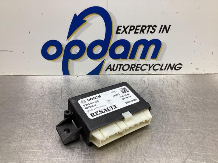 Gebruikte Module PDC Renault Clio IV (5R) 0.9 Energy TCE 90 12V Prijs € 45,00 Margeregeling aangeboden door Gebr Opdam B.V.