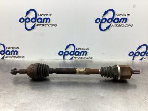 Gebruikte Homokineetas links-voor Renault Scénic II (JM) 1.6 16V Prijs € 54,00 Margeregeling aangeboden door Gebr Opdam B.V.