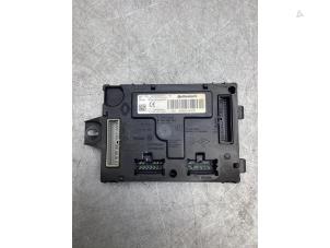 Gebruikte Module Bodycontrol Renault Clio IV (5R) 0.9 Energy TCE 90 12V Prijs € 75,00 Margeregeling aangeboden door Gebr Opdam B.V.