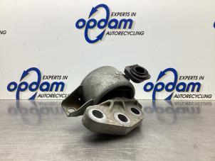 Gebruikte Motorrubber Opel Corsa E 1.0 SIDI Turbo 12V Prijs € 36,00 Margeregeling aangeboden door Gebr Opdam B.V.