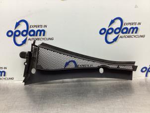 Gebruikte Paravent Peugeot 208 I (CA/CC/CK/CL) 1.2 Vti 12V PureTech 82 Prijs € 45,00 Margeregeling aangeboden door Gebr Opdam B.V.