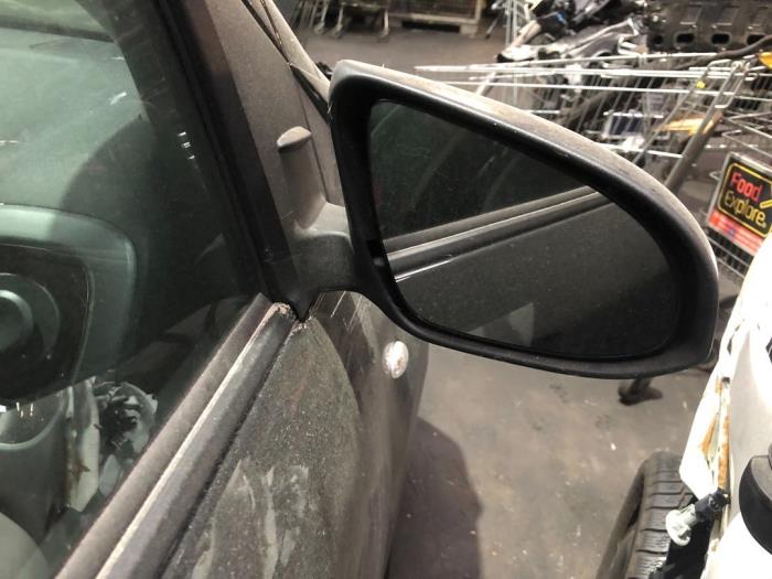 Buitenspiegel rechts van een Toyota Aygo (B40) 1.0 12V VVT-i 2021