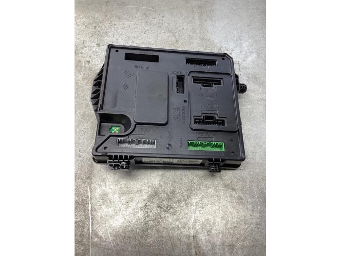 Gebruikte Module Bodycontrol Renault Scénic III (JZ) 1.4 16V TCe 130 Prijs € 50,00 Margeregeling aangeboden door Gebr Opdam B.V.