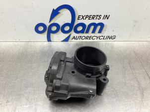 Gebruikte Gasklephuis Peugeot 308 SW (4E/H) 1.6 VTI 16V Prijs € 32,00 Margeregeling aangeboden door Gebr Opdam B.V.