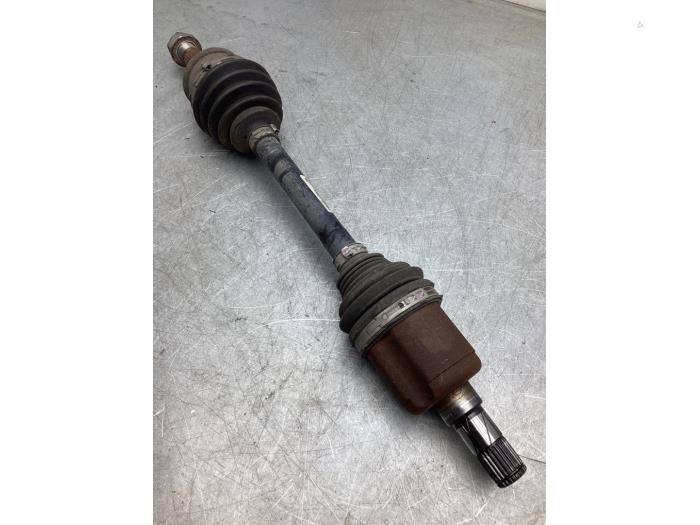 Usados Aandrijfas links-voor Opel Mokka/Mokka X 1.4 Turbo 16V 4x2 Precio € 70,00 Norma de margen ofrecido por Gebr Opdam B.V.