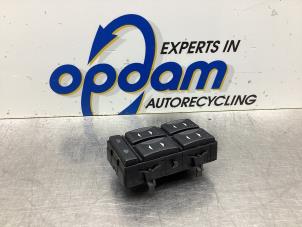 Gebruikte Schakelaar Elektrisch Raam Ford Mondeo III Wagon 1.8 16V Prijs € 36,00 Margeregeling aangeboden door Gebr Opdam B.V.