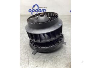 Gebruikte Kachel Ventilatiemotor Mercedes E (R238) E-200 2.0 Turbo 16V Prijs € 70,00 Margeregeling aangeboden door Gebr Opdam B.V.