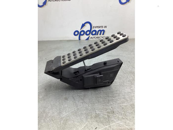 Gebruikte Sensor Gaspedaalpositie Mercedes E (R238) E-200 2.0 Turbo 16V Prijs € 75,00 Margeregeling aangeboden door Gebr Opdam B.V.