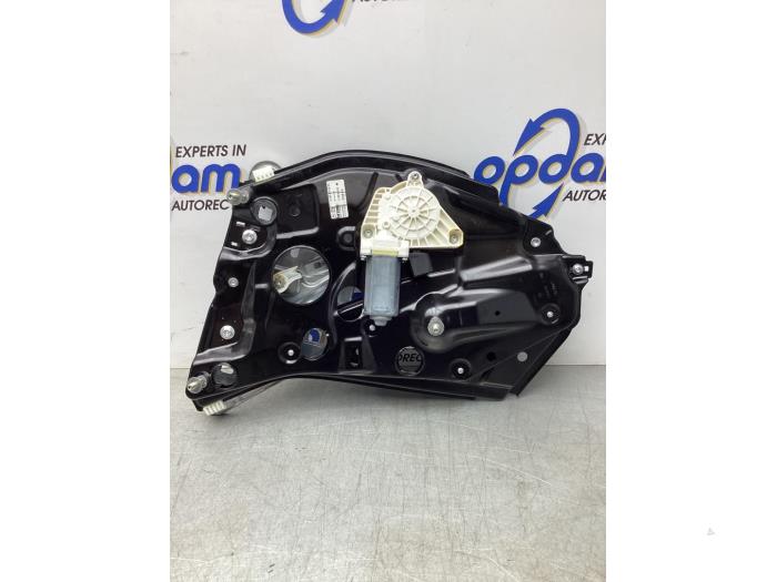 Ruitmechaniek 2Deurs rechts-achter van een Mercedes-Benz E (R238) E-200 2.0 Turbo 16V 2017