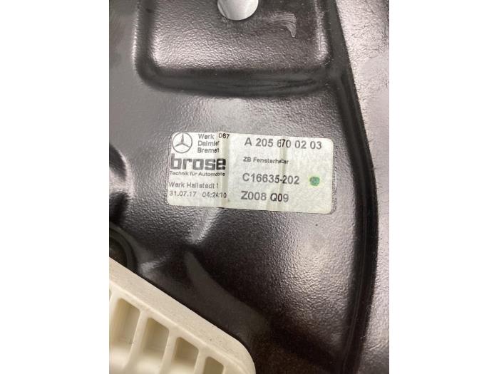 Ruitmechaniek 2Deurs rechts-achter van een Mercedes-Benz E (R238) E-200 2.0 Turbo 16V 2017