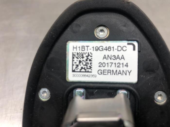 Antenne van een Ford Fiesta 7 1.0 EcoBoost 12V 100 2018