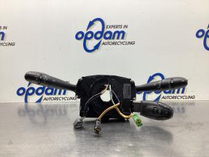 Gebruikte Licht + Raw Schakelaar Peugeot 207/207+ (WA/WC/WM) 1.6 16V Prijs € 135,00 Margeregeling aangeboden door Gebr Opdam B.V.