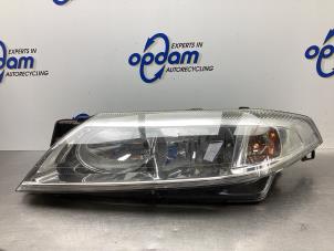 Gebruikte Koplamp links Renault Laguna II Grandtour (KG) 1.8 16V Prijs € 27,00 Margeregeling aangeboden door Gebr Opdam B.V.