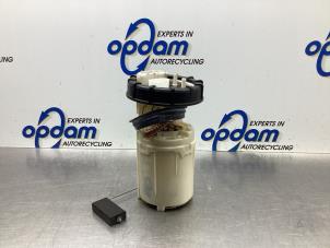 Gebruikte Benzinepomp Volkswagen Polo III (6N2) 1.4 16V 75 Prijs € 22,00 Margeregeling aangeboden door Gebr Opdam B.V.