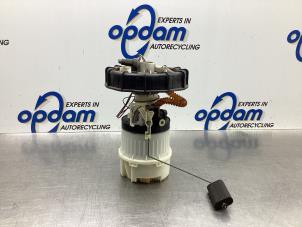 Gebruikte Benzinepomp Ford Focus C-Max 1.8 16V Prijs € 54,00 Margeregeling aangeboden door Gebr Opdam B.V.