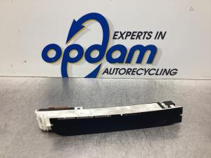 Gebruikte Display Interieur Citroen C4 Grand Picasso (UA) 1.6 HDiF 16V 110 Prijs € 27,00 Margeregeling aangeboden door Gebr Opdam B.V.