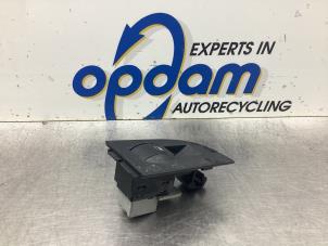 Gebruikte Elektrisch Raam Schakelaar Audi A6 (C5) 2.0 20V Prijs € 14,00 Margeregeling aangeboden door Gebr Opdam B.V.