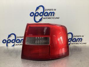 Gebruikte Achterlicht rechts Audi A6 Avant (C5) 2.4 V6 30V Prijs € 36,00 Margeregeling aangeboden door Gebr Opdam B.V.