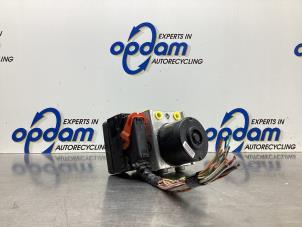 Gebruikte ABS Pomp Toyota Yaris II (P9) 1.3 16V VVT-i Prijs € 135,00 Margeregeling aangeboden door Gebr Opdam B.V.