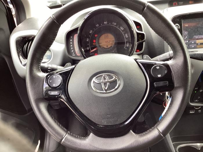 Tellerklok van een Toyota Aygo (B40) 1.0 12V VVT-i 2020
