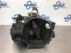 Gebruikte Versnellingsbak Volkswagen Golf IV (1J1) 2.0 Prijs € 270,00 Margeregeling aangeboden door Gebr Opdam B.V.