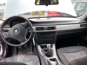 Gebruikte Radio CD Speler BMW 3 serie (E90) 318i 16V Prijs € 65,00 Margeregeling aangeboden door Gebr Opdam B.V.
