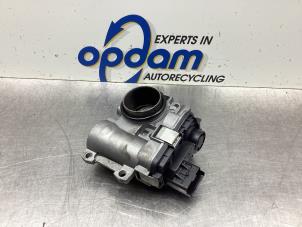 Gebruikte Gasklephuis Renault Clio II (BB/CB) 1.2 16V Prijs € 45,00 Margeregeling aangeboden door Gebr Opdam B.V.