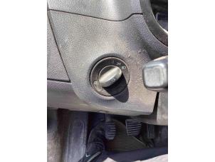 Gebruikte Licht Schakelaar Mercedes Citan (415.6) 1.5 108 CDI Euro 6 Prijs € 45,00 Margeregeling aangeboden door Gebr Opdam B.V.