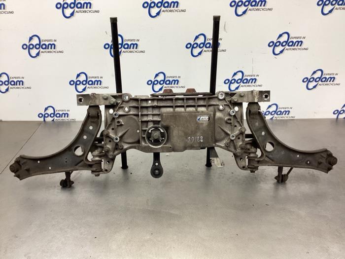 Gebruikte Subframe Volkswagen Golf V (1K1) 1.6 Prijs € 89,00 Margeregeling aangeboden door Gebr Opdam B.V.