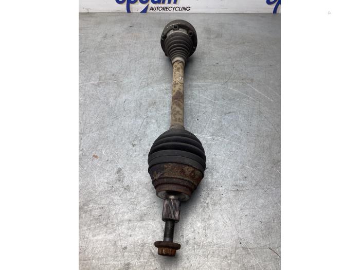 Gebruikte Steekas links-voor Seat Leon (1P1) 1.6 TDI 16V 105 Prijs € 50,00 Margeregeling aangeboden door Gebr Opdam B.V.