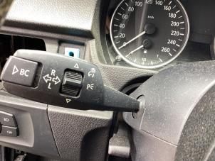 Gebruikte Combischakelaar Stuurkolom BMW 3 serie Touring (E91) 320i 16V Prijs € 90,00 Margeregeling aangeboden door Gebr Opdam B.V.