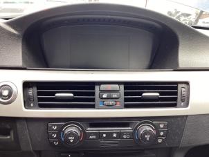 Gebruikte Navigatie Display BMW 3 serie Touring (E91) 320i 16V Prijs € 250,00 Margeregeling aangeboden door Gebr Opdam B.V.